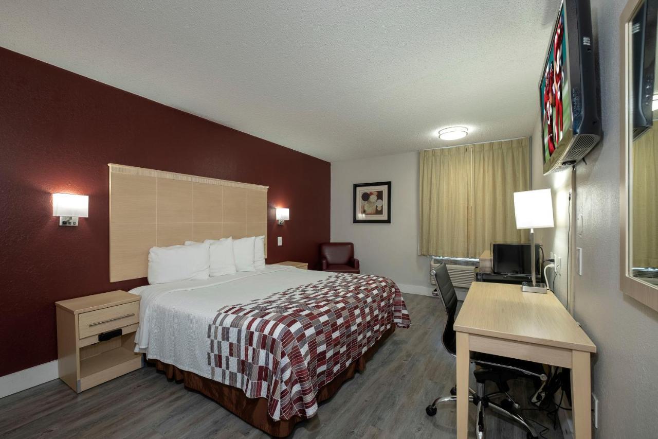 Red Roof Inn Raleigh North-Crabtree Mall-Lenovo Center Екстер'єр фото