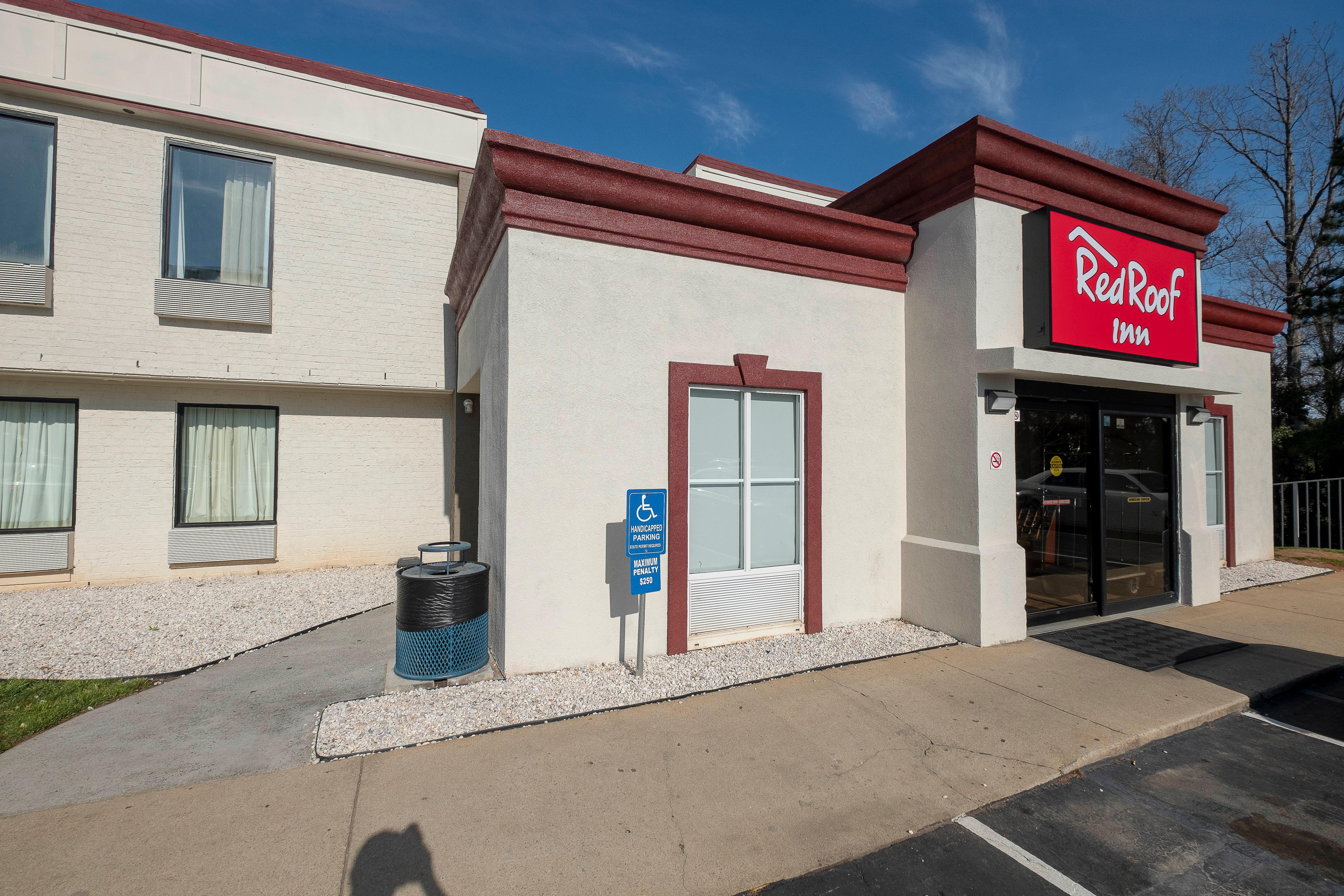 Red Roof Inn Raleigh North-Crabtree Mall-Lenovo Center Екстер'єр фото
