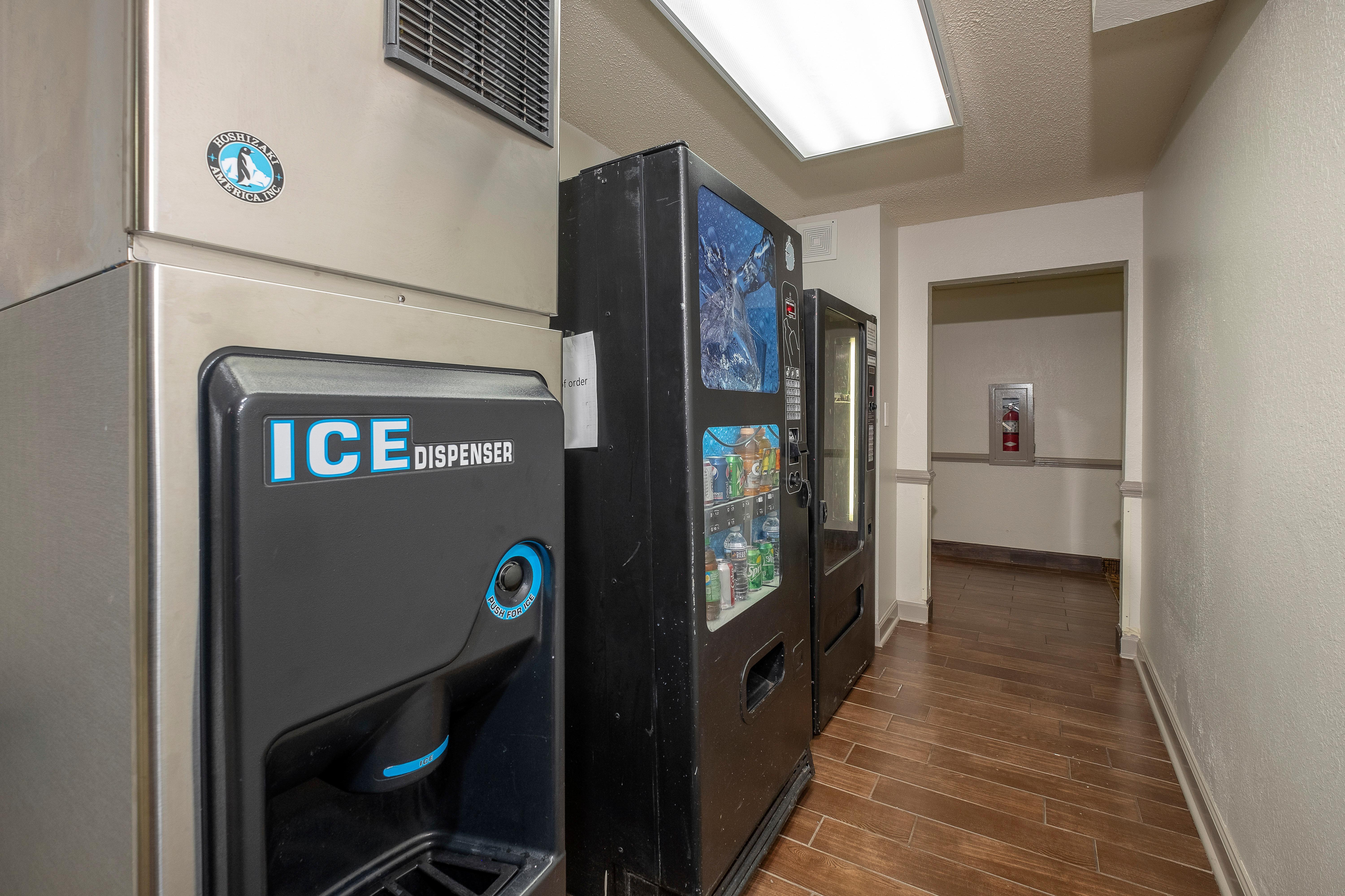 Red Roof Inn Raleigh North-Crabtree Mall-Lenovo Center Екстер'єр фото