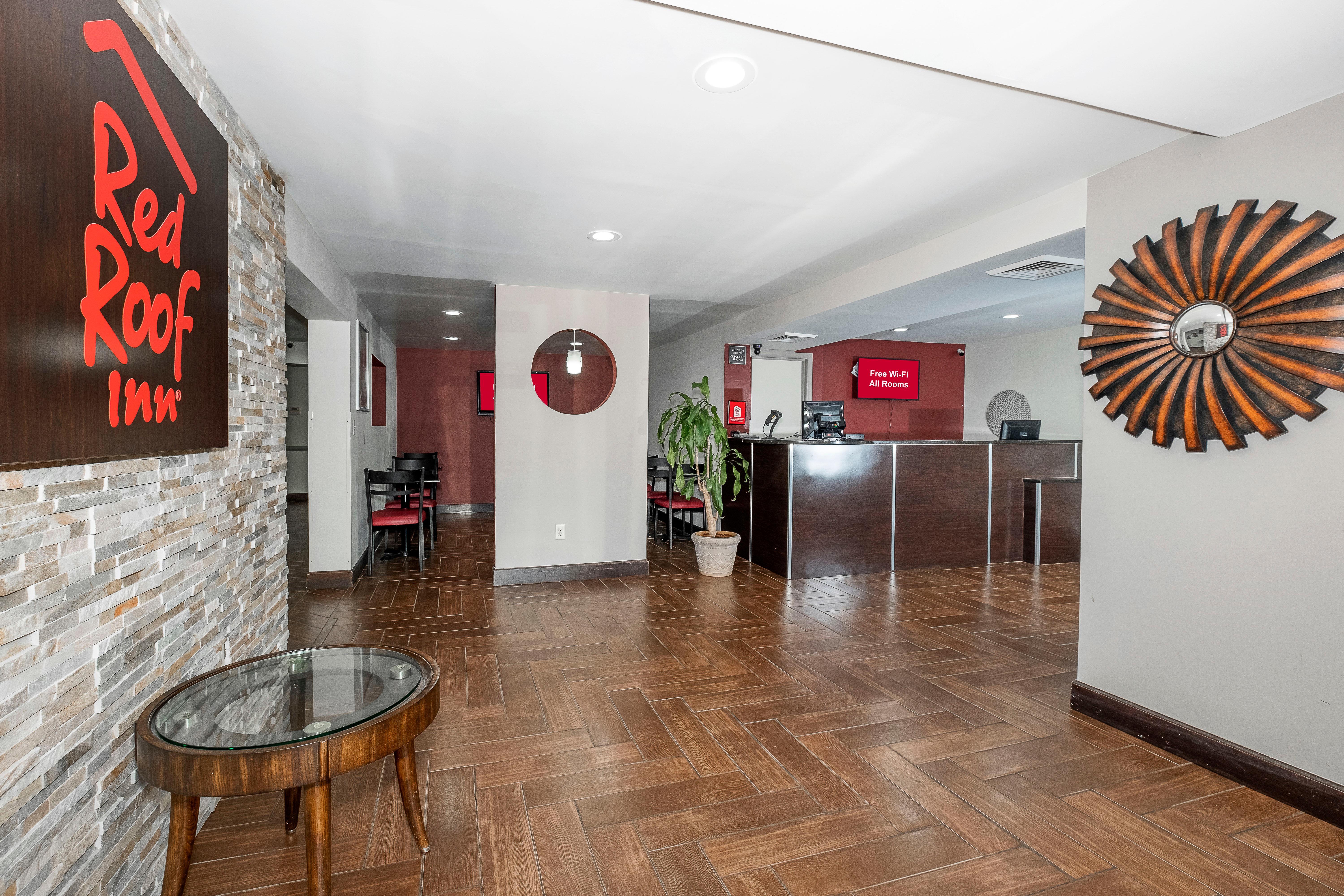 Red Roof Inn Raleigh North-Crabtree Mall-Lenovo Center Екстер'єр фото