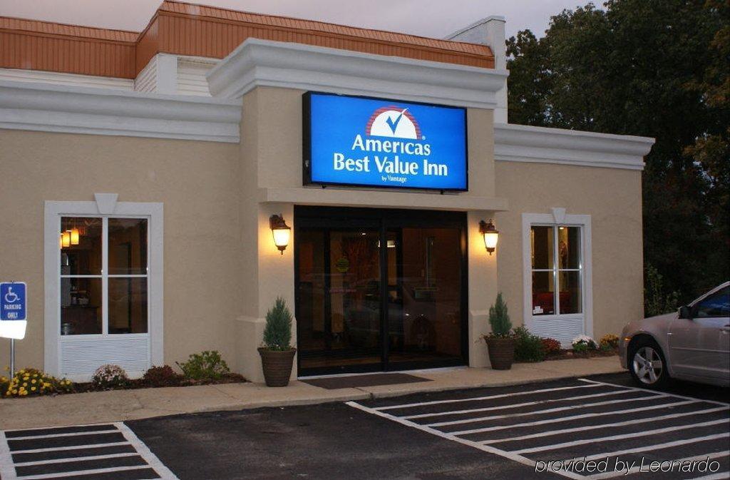Red Roof Inn Raleigh North-Crabtree Mall-Lenovo Center Екстер'єр фото