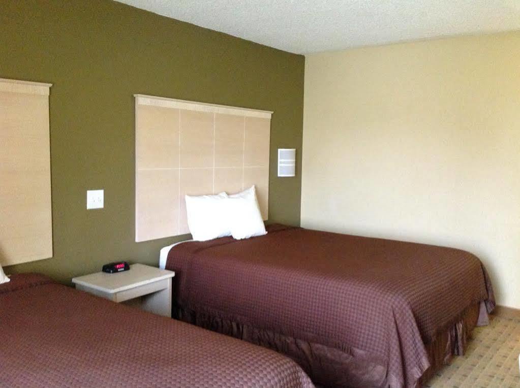 Red Roof Inn Raleigh North-Crabtree Mall-Lenovo Center Екстер'єр фото