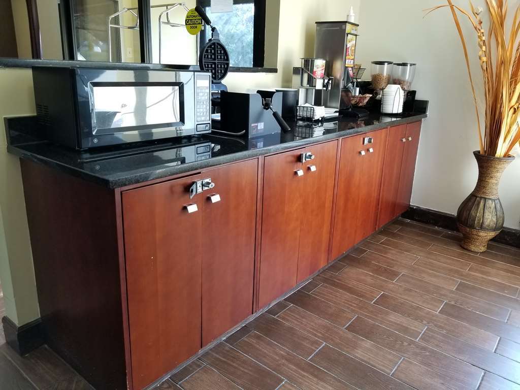 Red Roof Inn Raleigh North-Crabtree Mall-Lenovo Center Ресторан фото